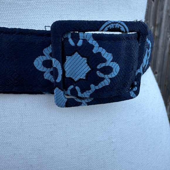 Stylish Navy Patterned Women's Belt EUC - Picture 2 of 4